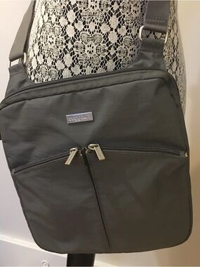 Baggallini Crossbody Bag Gray with Silver Hardware adjustable strap